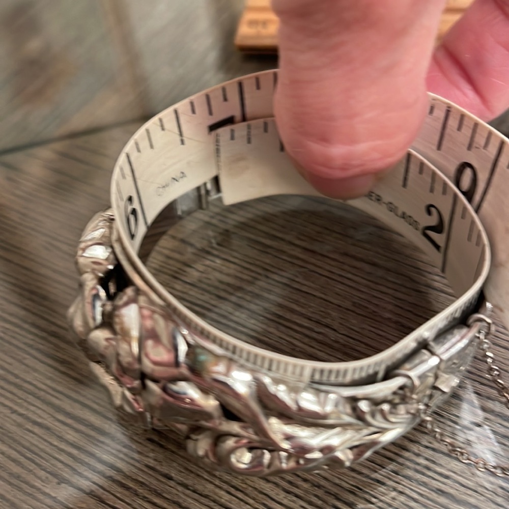 Antique Victorian Silver Plate Flower Repousse Bracelet Hinged Bangle - Picture 15 of 16